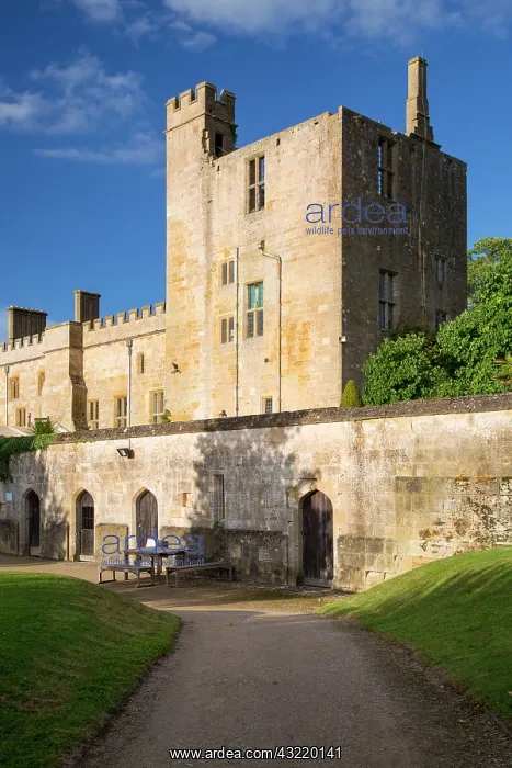 : 15th century tower of Sudeley Castle near Winchcombe : 15th century tower of Sudeley Castle near Winchcombe