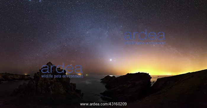 : 2 hours after sunset, the real dark night is set : 2 hours after sunset, the real dark night is set