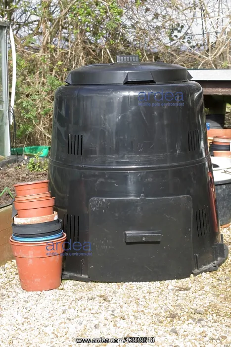 : 220 litres compost bin made by Blackwall using : 220 litres compost bin made by Blackwall using