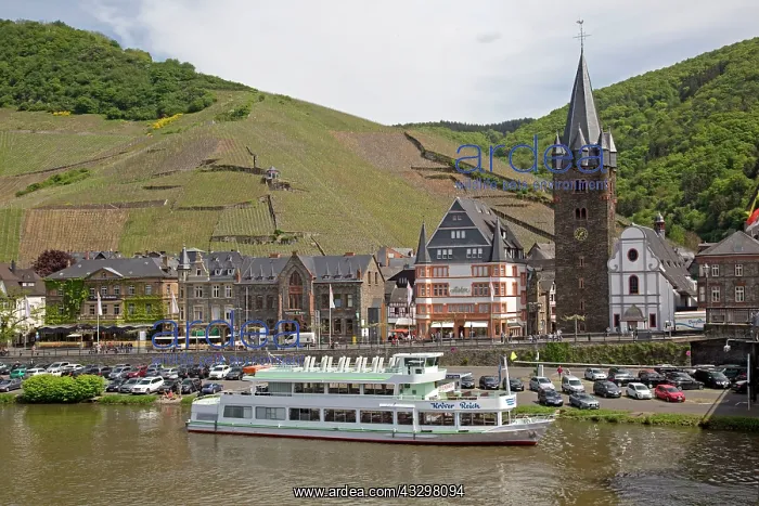 : 80183356 Krover Reich Pleasure Boat - moored on : 80183356 Krover Reich Pleasure Boat - moored on