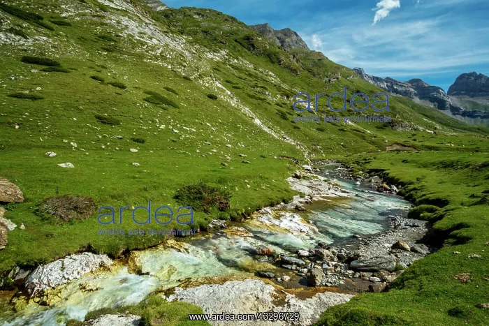 : 80184037 The Cirque Of Estaube Hautes Pyrenees : 80184037 The Cirque Of Estaube Hautes Pyrenees