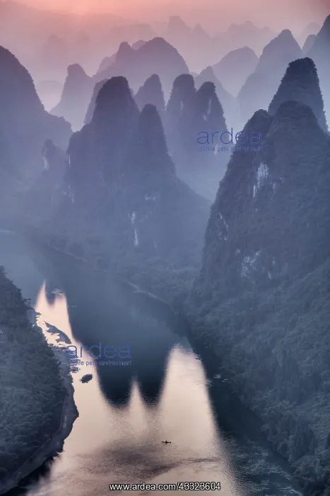 : 80185320 Limestone Karst Formations and River Li : 80185320 Limestone Karst Formations and River Li