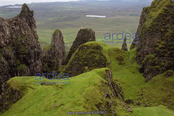 : 80186731 View from the Table - in the Quiraing - : 80186731 View from the Table - in the Quiraing -