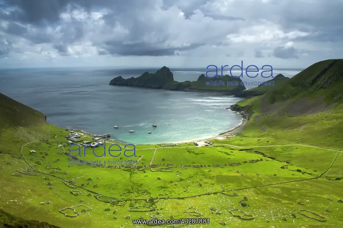 : 80186733 Village Bay - crescent of stone houses : 80186733 Village Bay - crescent of stone houses