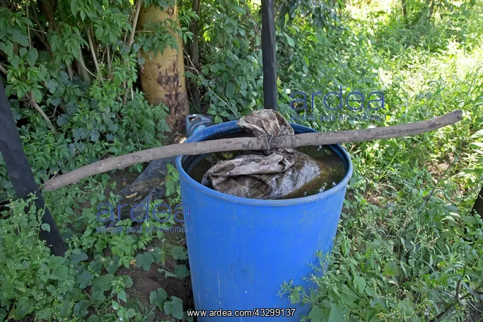 : 80186938 Making liquid fertilser Naobibi Environmental : 80186938 Making liquid fertilser Naobibi Environmental