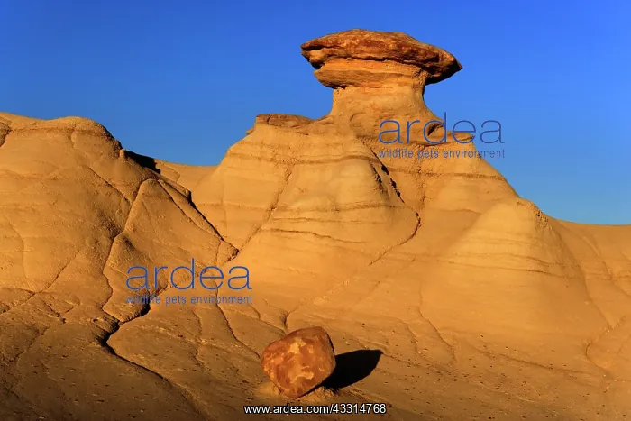 : 80187192 Hoodoo and Badlands - artfully sculpted : 80187192 Hoodoo and Badlands - artfully sculpted