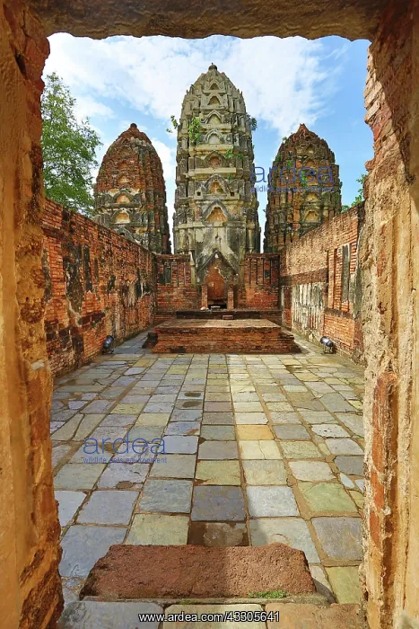: 80191494 Wat Si Sawai temple, Sukhotai Historical : 80191494 Wat Si Sawai temple, Sukhotai Historical
