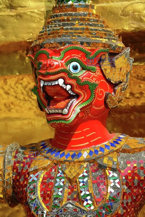: 80191527 Yaksha Demon Statue at Wat Phra Kaew Temple : 80191527 Yaksha Demon Statue at Wat Phra Kaew Temple