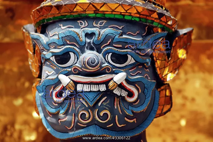 : 80191533 Ugly and grotesque face masks on statues : 80191533 Ugly and grotesque face masks on statues
