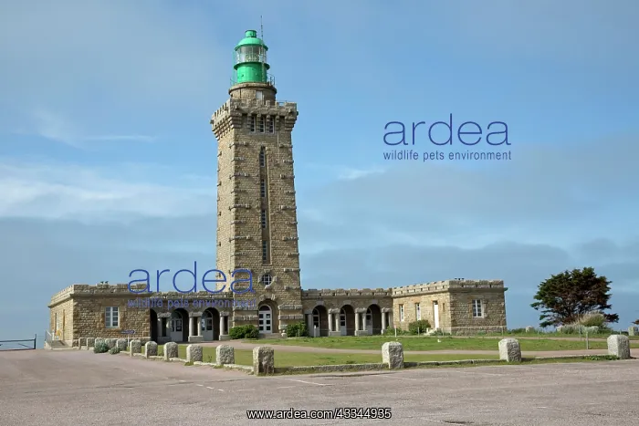 : 80192895 Cap Frehel Lighthouse Emerald Coast, Brittany : 80192895 Cap Frehel Lighthouse Emerald Coast, Brittany