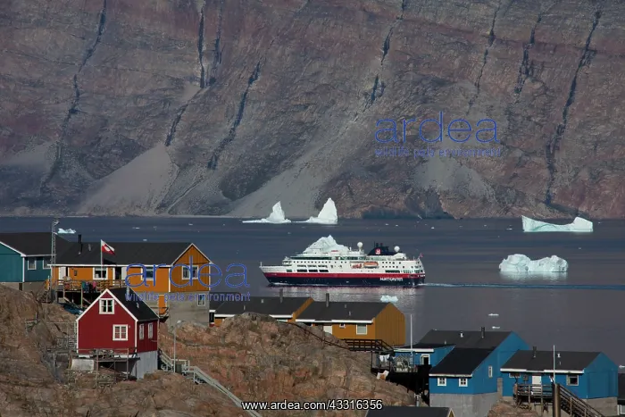 : 80199095 MS Fram - ship from Hurtigruten between : 80199095 MS Fram - ship from Hurtigruten between