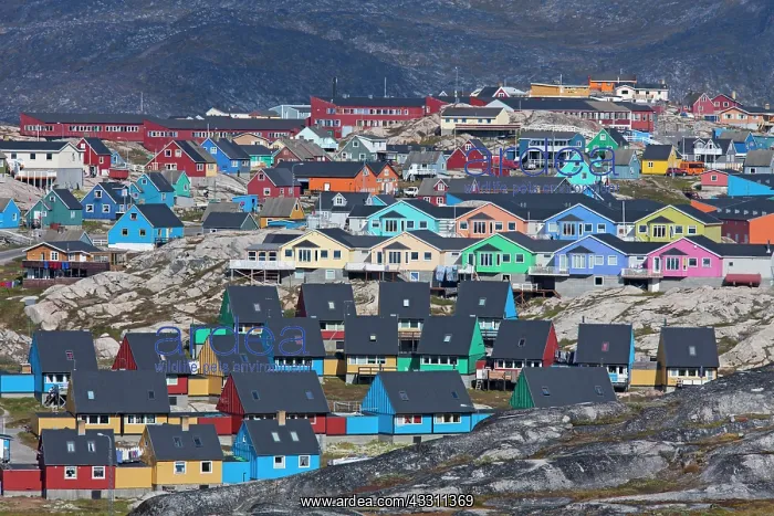 : 80200070 Ilulissat - houses in the town Ilulissat : 80200070 Ilulissat - houses in the town Ilulissat