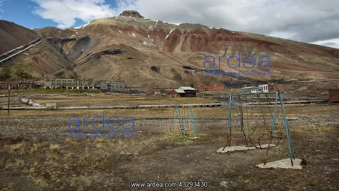 : 80201359 Pyramiden - former Russian mining town : 80201359 Pyramiden - former Russian mining town