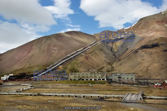 : 80201364 Pyramiden - former Russian mining town : 80201364 Pyramiden - former Russian mining town