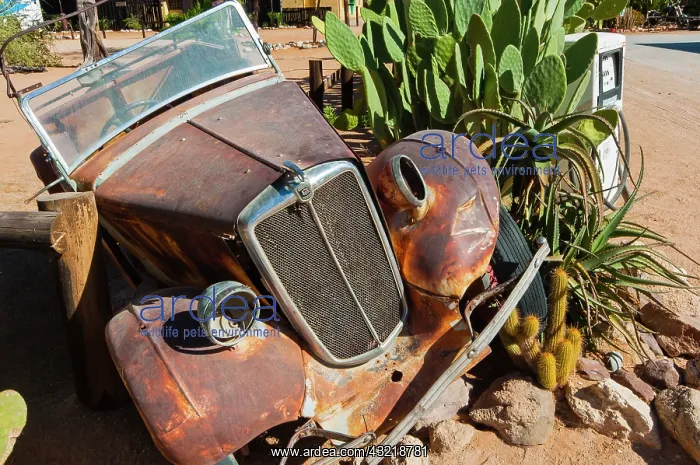 : Abandoned car in Solitaire Village, Khomas : Abandoned car in Solitaire Village, Khomas