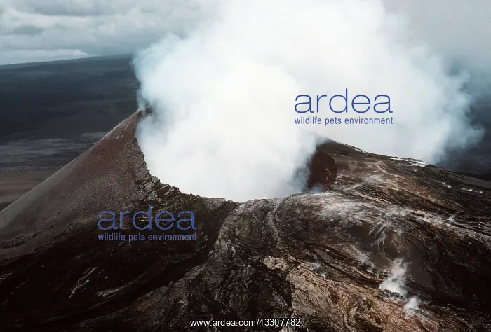 : ACTIVE VOLCANO - Pu'u O'o vent, Active 1983-1986 : ACTIVE VOLCANO - Pu'u O'o vent, Active 1983-1986