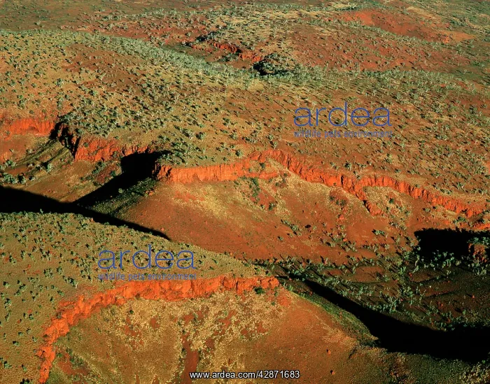 : Aerial: south-western side of Hamersley Range : Aerial: south-western side of Hamersley Range