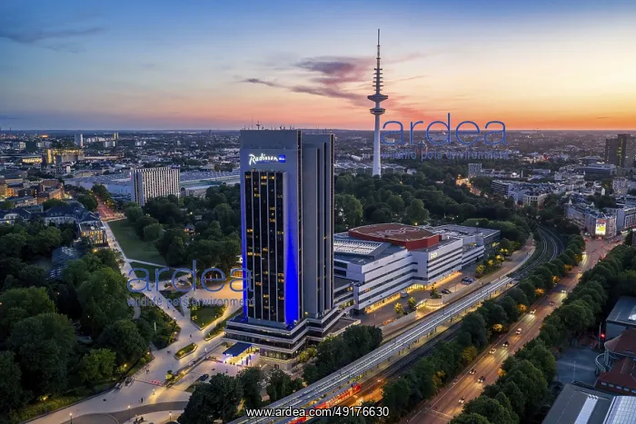 : Aerial view of the CCH and Radisson Blue Hotel with television tower Heinrich-Hertz-Turm (Telemichel) : Aerial view of the CCH and Radisson Blue Hotel with television tower Heinrich-Hertz-Turm (Telemichel)