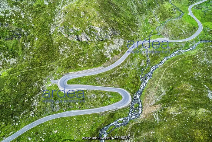 : Aerial view, curvy mountain pass road Fl&, x25b21c21;ss : Aerial view, curvy mountain pass road Fl&, x25b21c21;ss