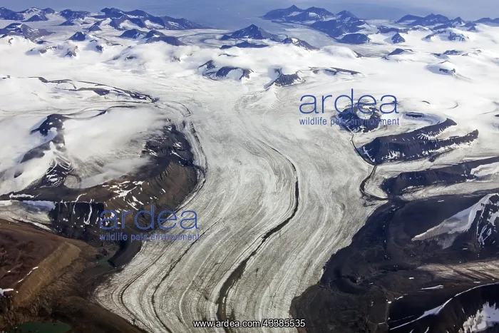: Aerial view of mountainous landscape of Spitsbergen : Aerial view of mountainous landscape of Spitsbergen
