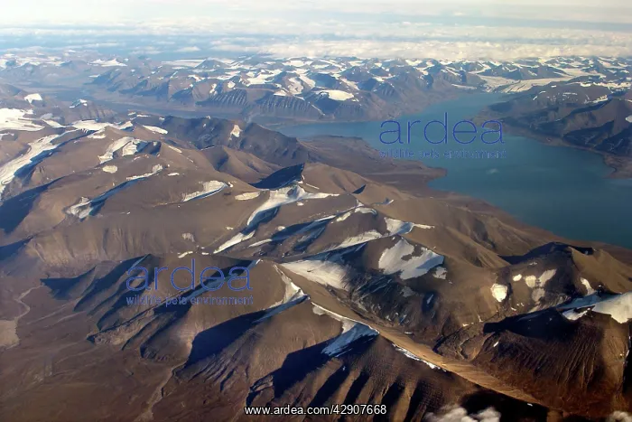 : Aerial view of the Spitzbergen, south Svalbard : Aerial view of the Spitzbergen, south Svalbard