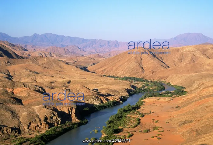  : Africa - Kunene river between Namibia & Angola