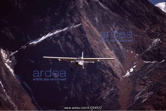 : Aircraft against Mount. Everest : Aircraft against Mount. Everest
