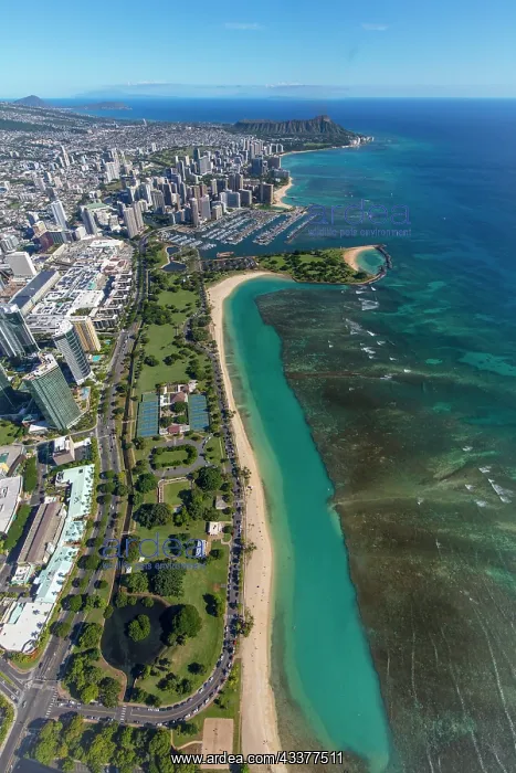 : Ala Moana Beach Park, Honolulu, Oahu, Hawaii : Ala Moana Beach Park, Honolulu, Oahu, Hawaii