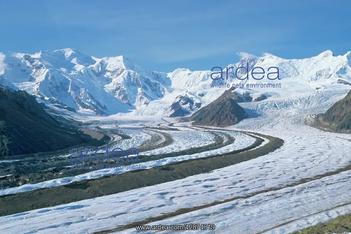 : Alaska - Kennicott Glacier and Mount Blackburn : Alaska - Kennicott Glacier and Mount Blackburn