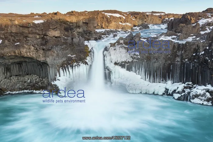  : Aldeyjarfoss waterfall situated on the Skjalfandafljot