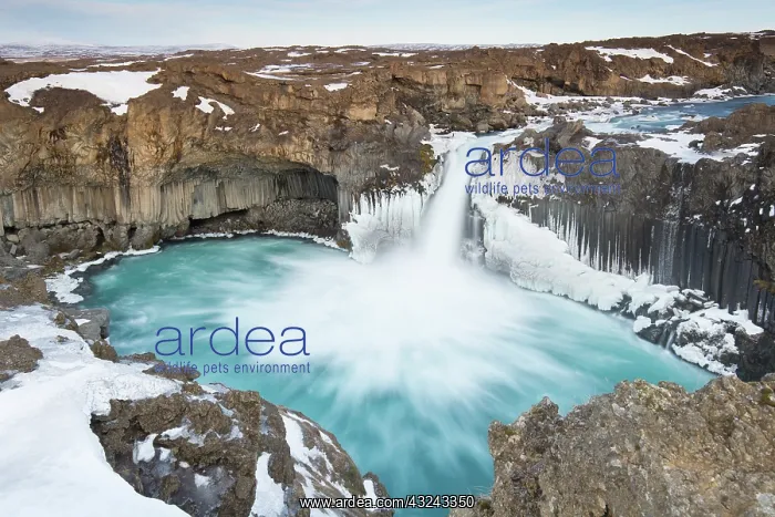 : Aldeyjarfoss waterfall situated on the Skjalfandafljot : Aldeyjarfoss waterfall situated on the Skjalfandafljot