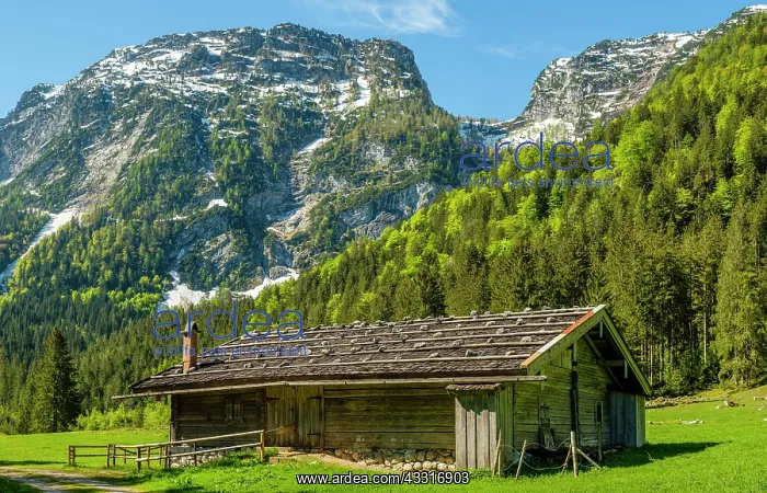 : Alpine hut below the iceberg, Reiteralpe, Berchtesgadener : Alpine hut below the iceberg, Reiteralpe, Berchtesgadener