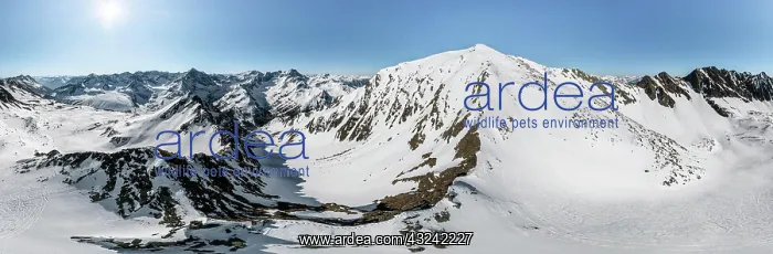 : Alpine panorama, Pirchkogel, aerial view, peaks : Alpine panorama, Pirchkogel, aerial view, peaks
