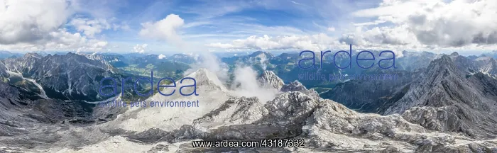 : Alpine panorama from the Watzmann Mittelspitze : Alpine panorama from the Watzmann Mittelspitze