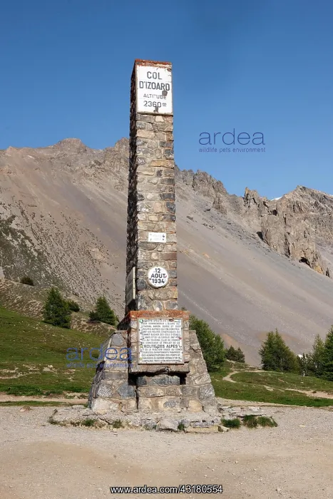 : Alpine pass Col de l'Izoard, pass mark, monument : Alpine pass Col de l'Izoard, pass mark, monument