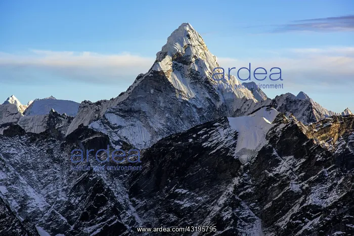 : Ama Dablam 6812 m in the evening light (Matterhorn : Ama Dablam 6812 m in the evening light (Matterhorn