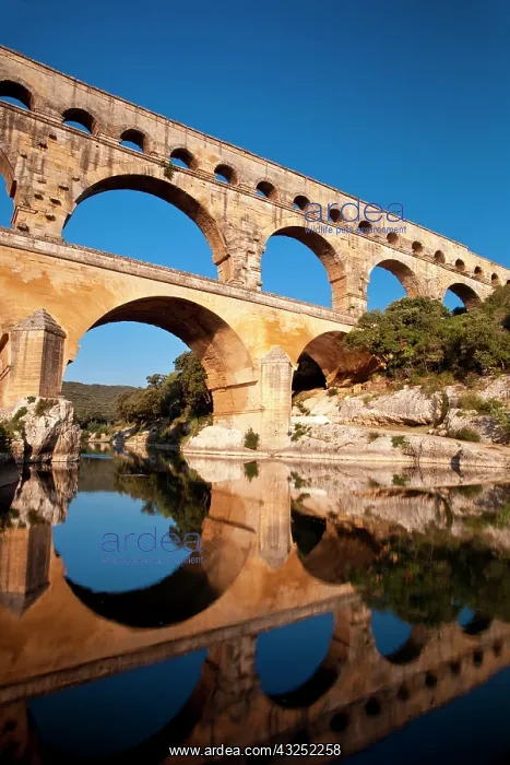 : Ancient Roman Aqueduct, Pont du Gard, near : Ancient Roman Aqueduct, Pont du Gard, near