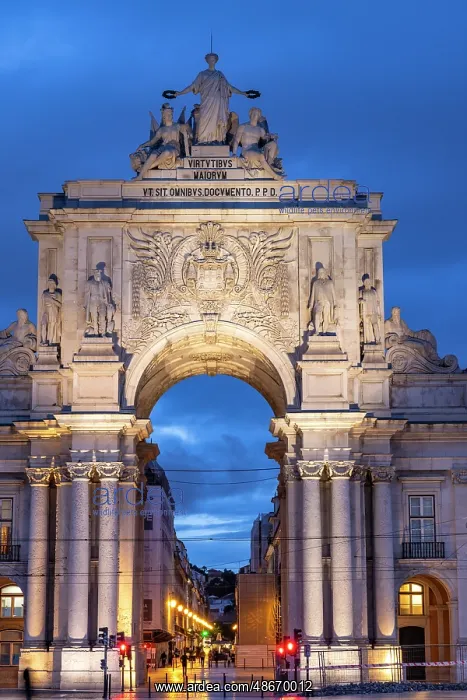 : Arco da Rua Augusta in the Plaza of Commerce in Lisbon : Arco da Rua Augusta in the Plaza of Commerce in Lisbon