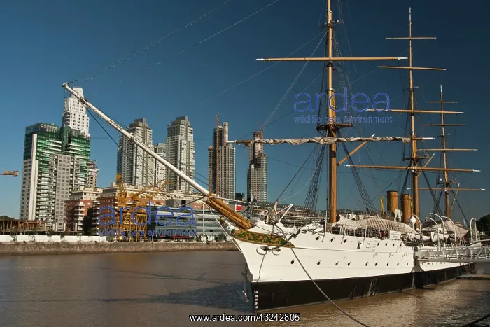 : Argentina, Buenos Aires. Puerto Madero : Argentina, Buenos Aires. Puerto Madero