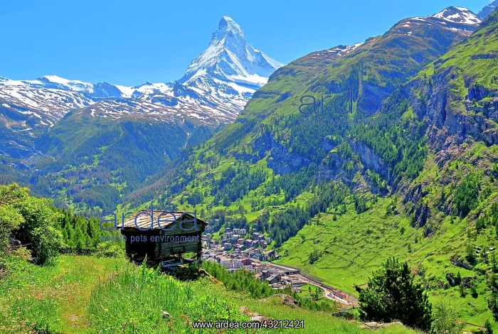 : Attic in the hamlet Ried with Matterhorn 4478m : Attic in the hamlet Ried with Matterhorn 4478m
