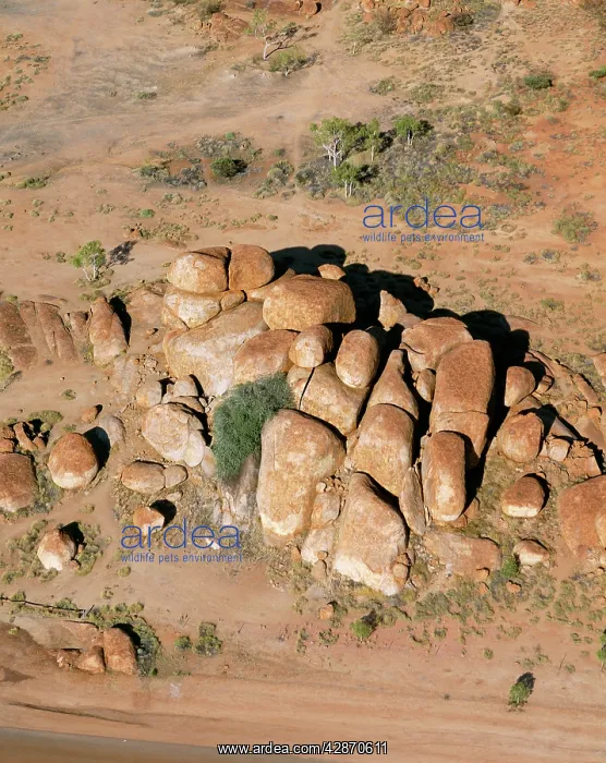 : Australia - The Devil's Marbles, Granite boulders : Australia - The Devil's Marbles, Granite boulders