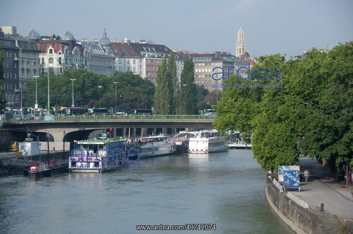 : Austria, Vienna. Vienna River : Austria, Vienna. Vienna River