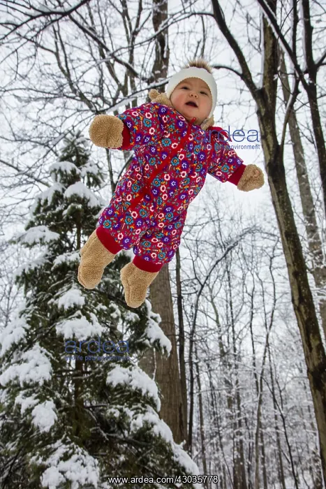  : Baby girl in snow, Washington D.C. area, Maryland
