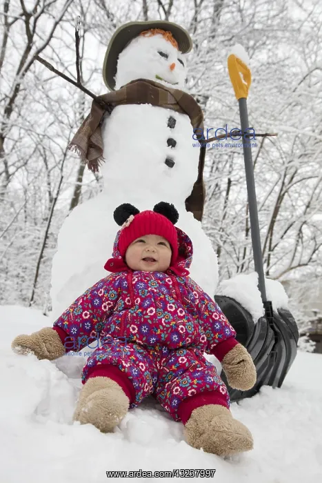 : Baby girl in snow, Washington D.C. area, Maryland : Baby girl in snow, Washington D.C. area, Maryland