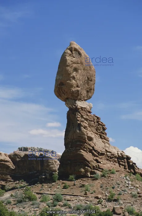 : Balanced Rock in Utah : Balanced Rock in Utah