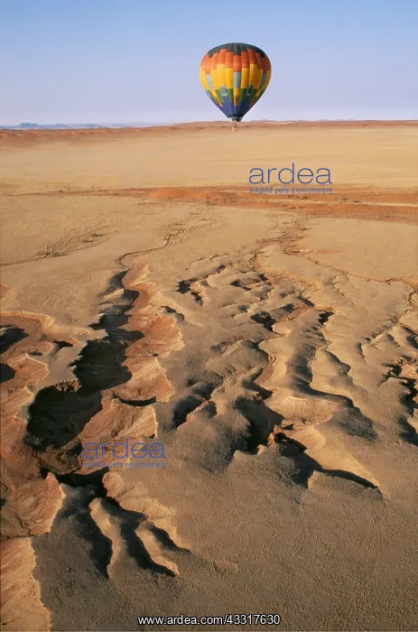 : Balloon safari - Namib Desert, Namibia; the balloon : Balloon safari - Namib Desert, Namibia; the balloon