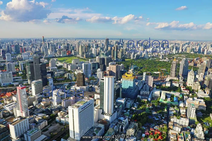 : Bangkok city skyline and Lumphini Park, Bangkok, Thailand