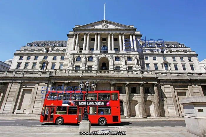 : The Bank of England on Threadneedle Street in the City : The Bank of England on Threadneedle Street in the City