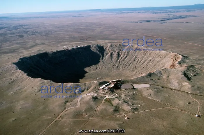  : Barringer Meteor crater - 3 / 4 mile wide