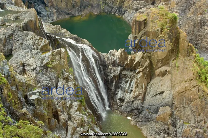 : Barron Falls and Gorge - impressive narrow gorge : Barron Falls and Gorge - impressive narrow gorge